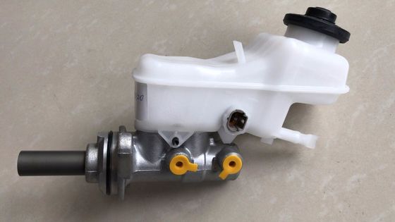 47201-12B20 47201-09680 47201-09331 FITS TOYOTA 47201-12B20 2ZRFE Υποσύνολο κυλίνδρου μάστερ φρένων 47201-12B20 Fit FITS TOYOTA Corolla